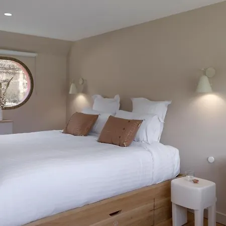 Hotel La Peniche - Bed And Bicycle -