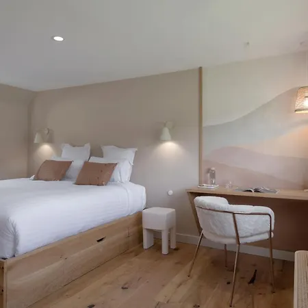 Hotel La Peniche - Bed And Bicycle - *