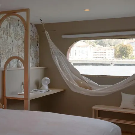 La Peniche - Bed And Bicycle -