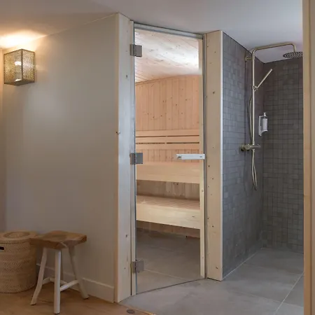 Hotel La Peniche - Bed And Bicycle - *