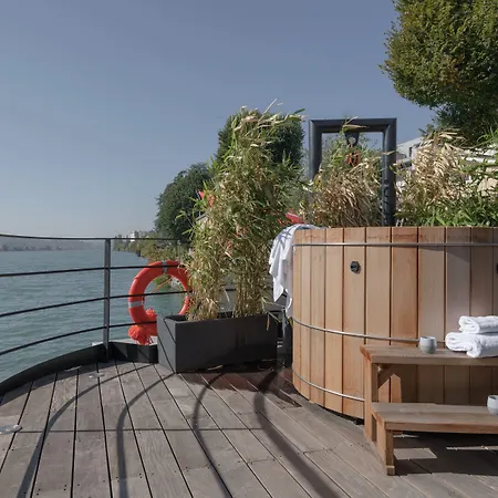 La Peniche - Bed And Bicycle - Szálloda