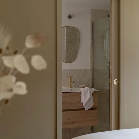 La Peniche - Bed And Bicycle -